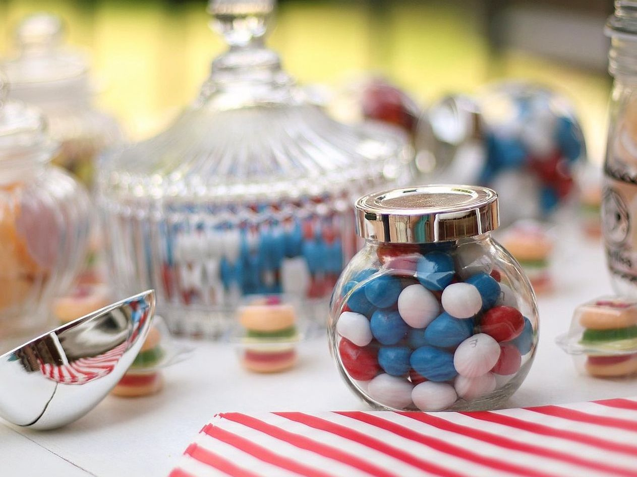 Golosinas y bombones de chocolate frescos